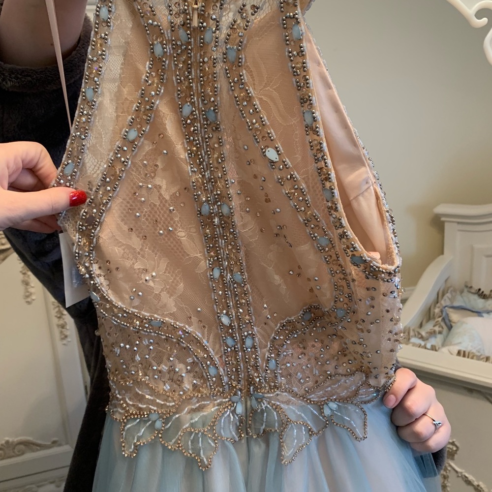 Formal dress !! - Picture 6 of 8